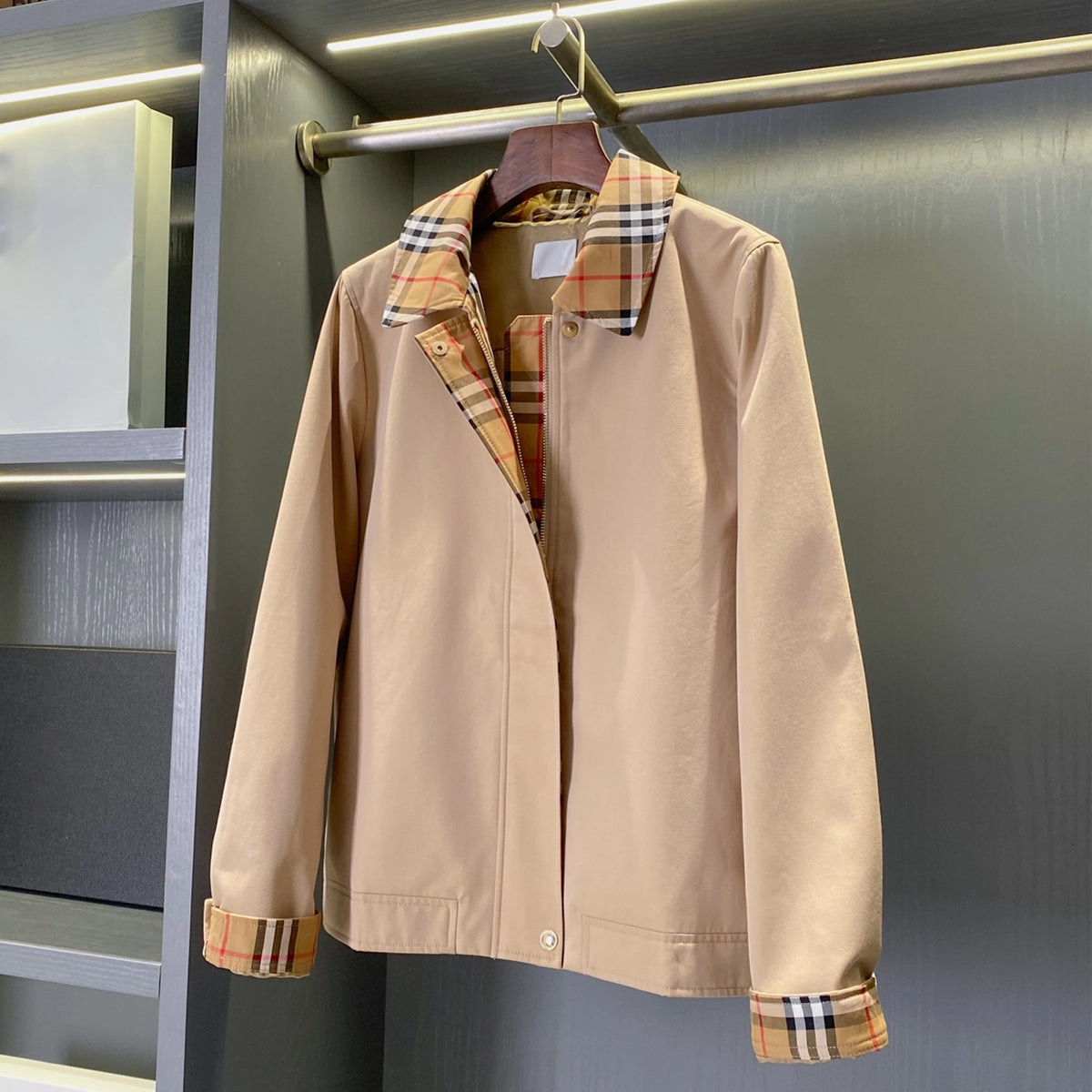 Women's Checkered Collar Short Windbreaker - Khaki