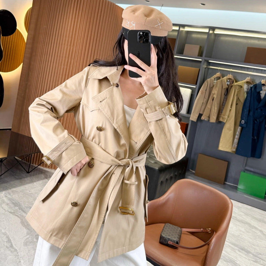 Short, lightweight gabardine trench coat with detachable hood – Salt Marsh Beige, Vineyard Red