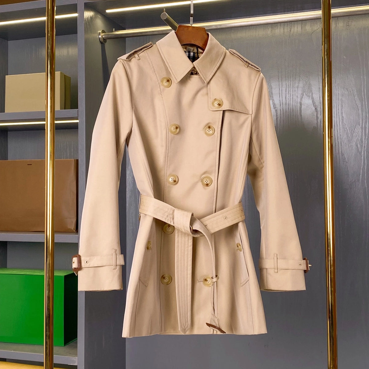 Women's short gabardine double-breasted windproof trench coat