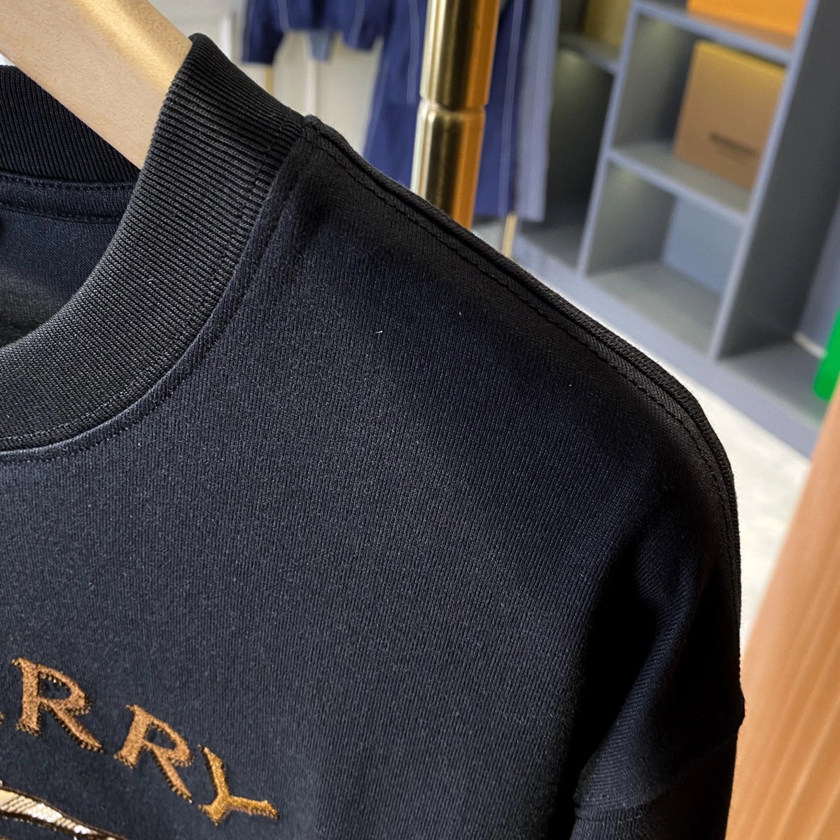 Unisex embroidered cotton long-sleeve ・ Custom embroidery