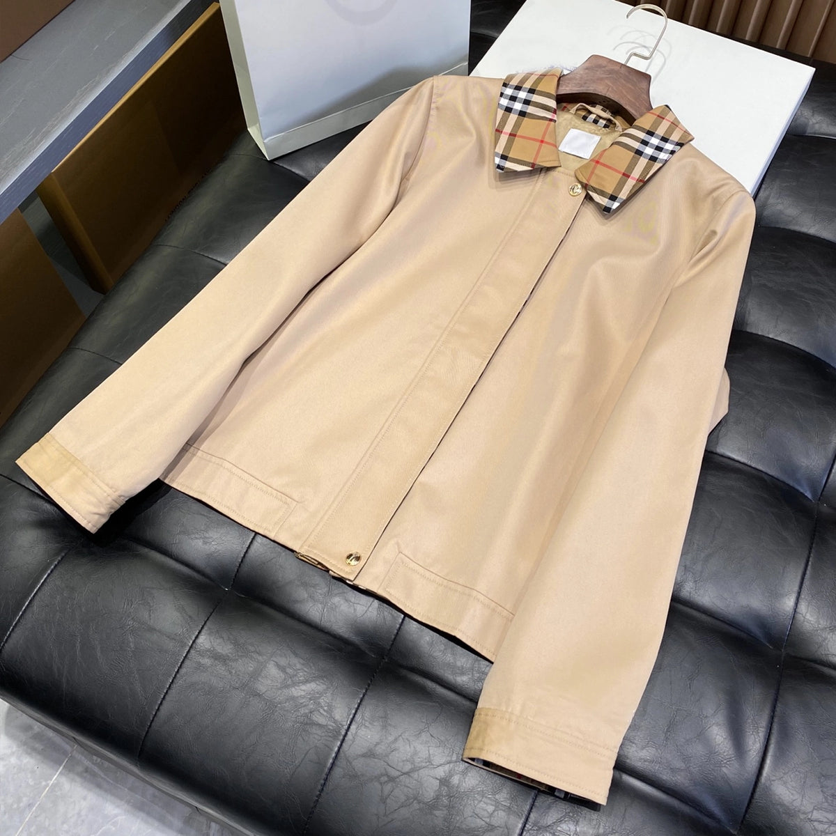 Women's Checkered Collar Short Windbreaker - Khaki