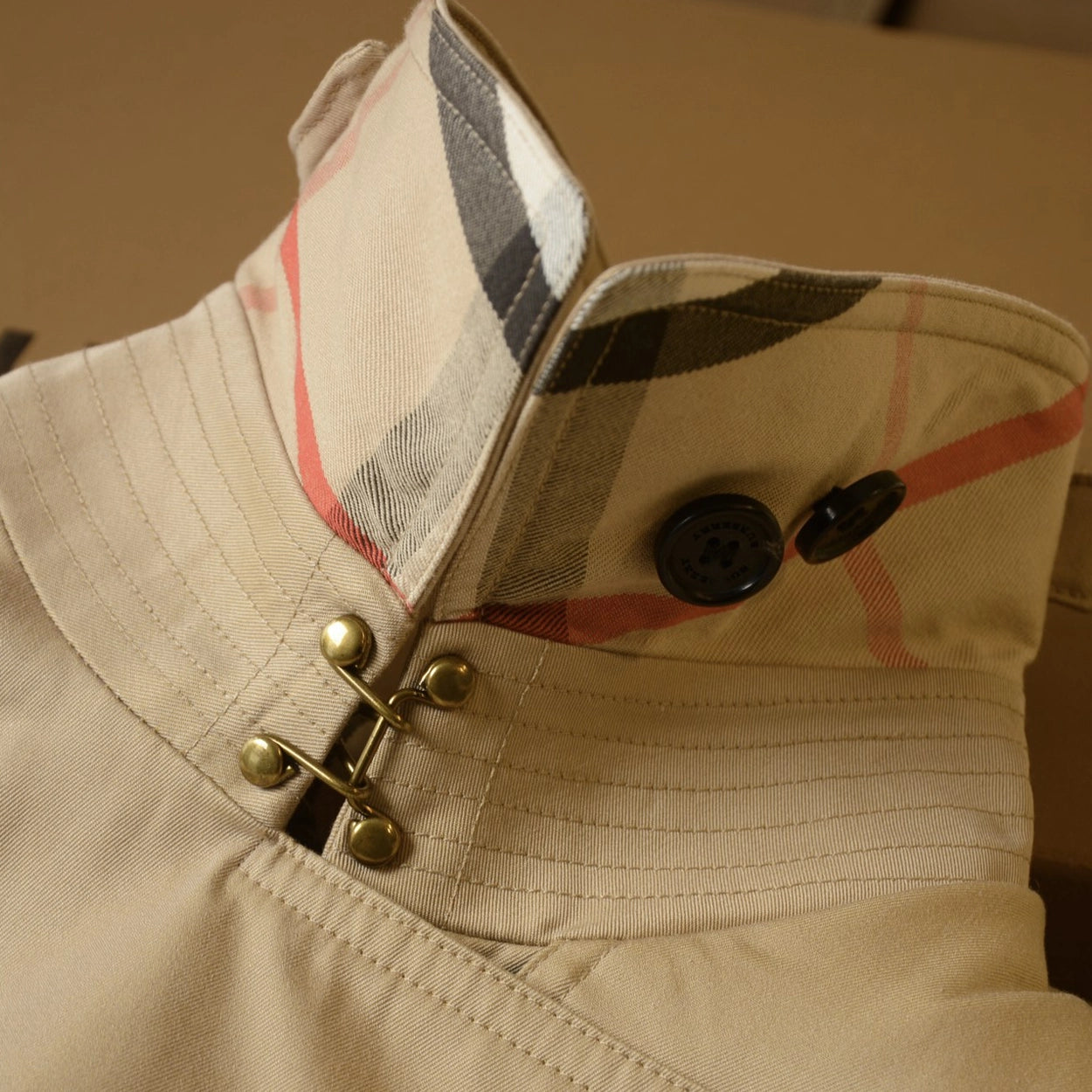 Men's Classic British-Style Long Trench Coat - Khaki
