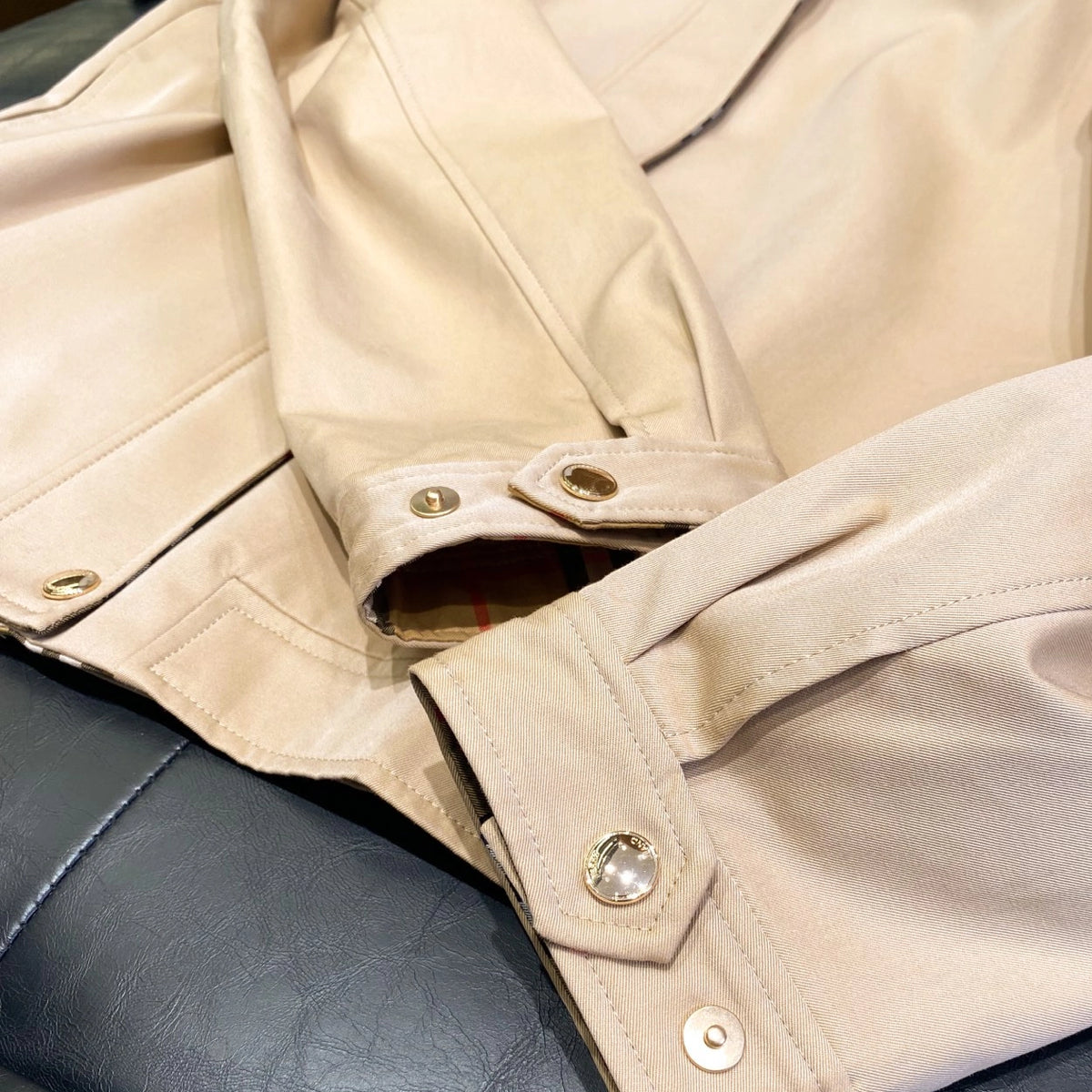 Women's Checkered Collar Short Windbreaker - Khaki