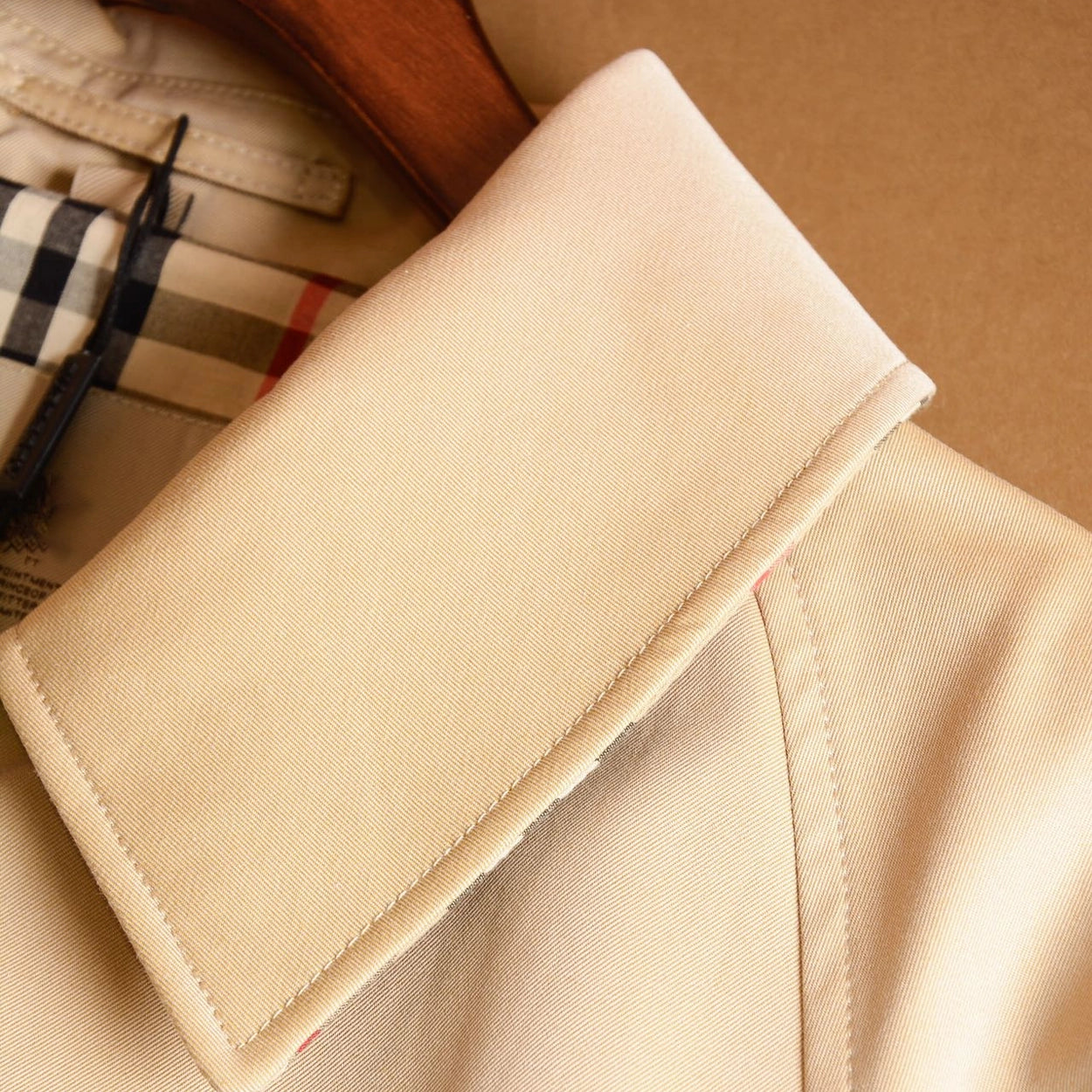 Men's Lightweight British-Style Windbreaker - Available in Two Colors